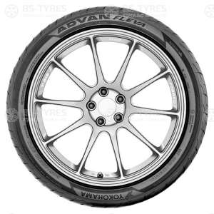 Yokohama Advan Fleva V701 225/40 R18 92W
